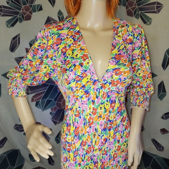 RIXO size 4 Colorful Floral Empire Waist Maxi Dress with smocked sleeve - Picture 2 of 16